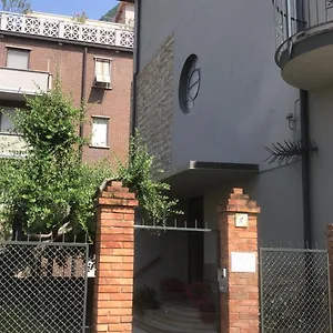 Nuova Casa Vacanze Nonna Prassede Con Giardino E Posto Auto Lecco